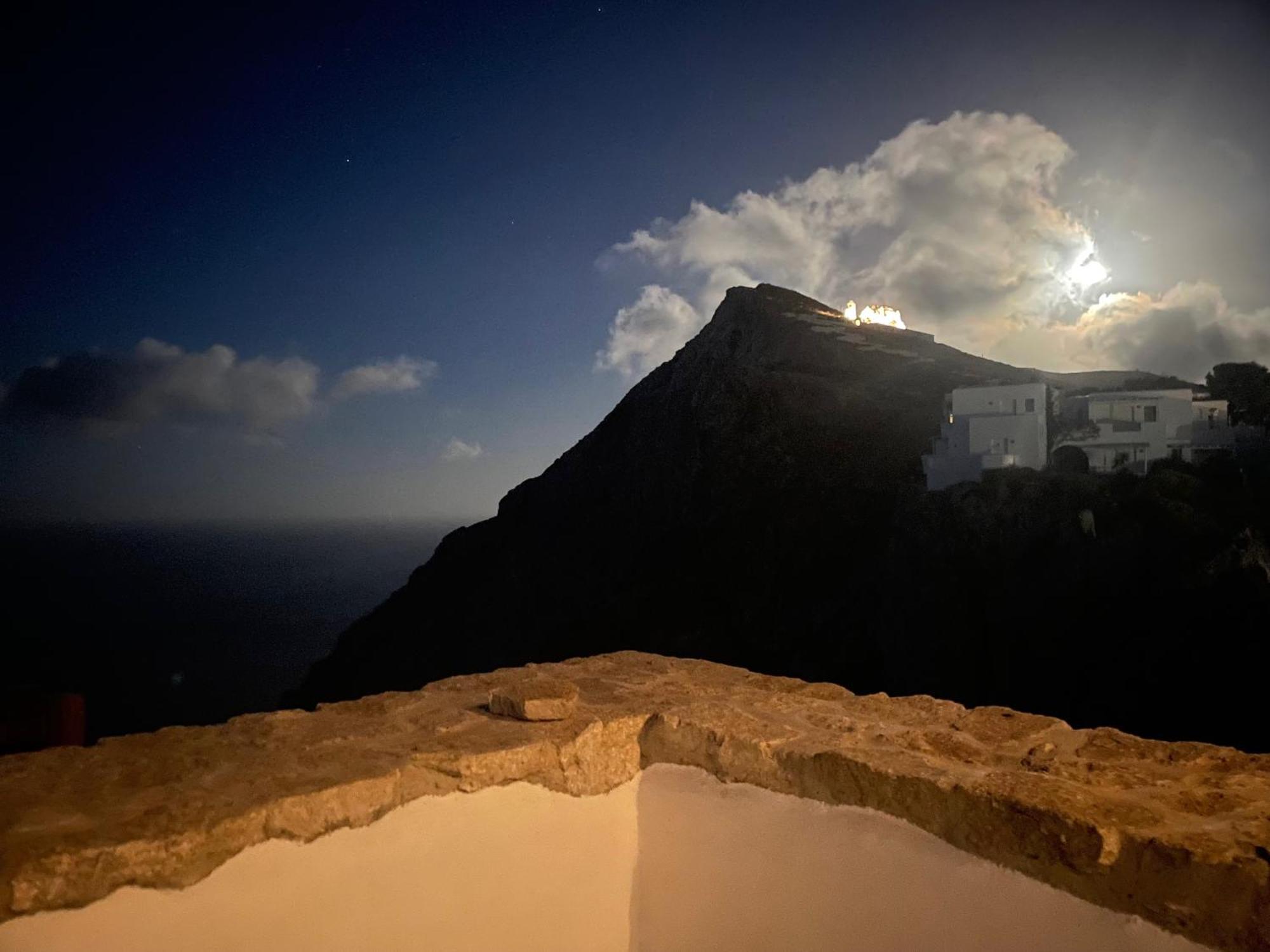 Villa Folegandros-Cliffhouse Extérieur photo